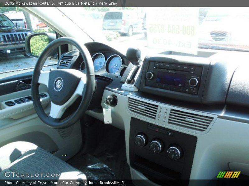 Antigua Blue Metallic / Aero Grey 2009 Volkswagen Routan S