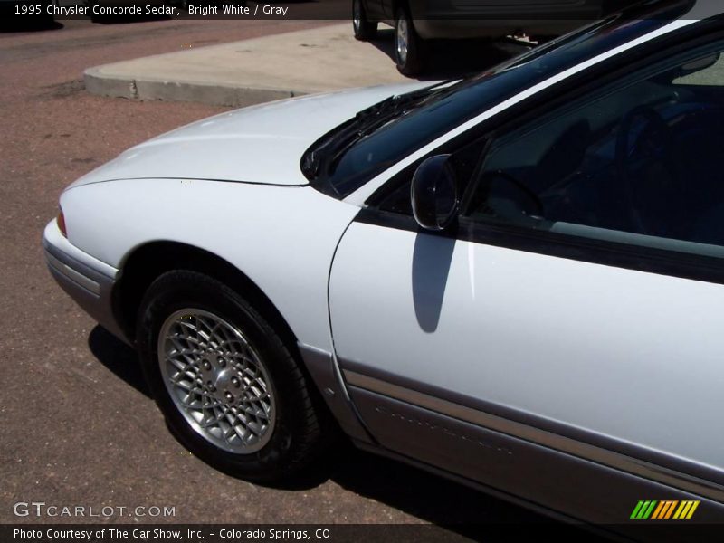 Bright White / Gray 1995 Chrysler Concorde Sedan