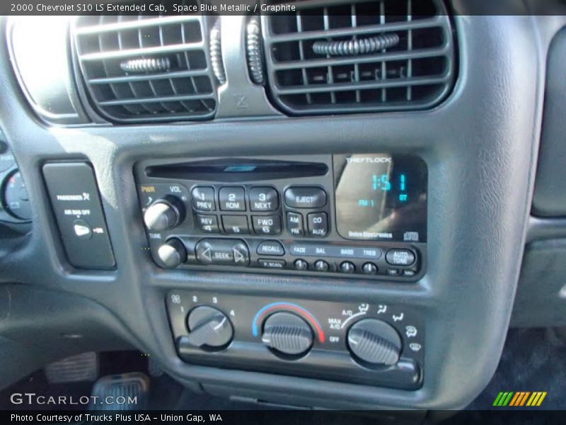 Space Blue Metallic / Graphite 2000 Chevrolet S10 LS Extended Cab