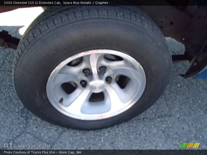 Space Blue Metallic / Graphite 2000 Chevrolet S10 LS Extended Cab