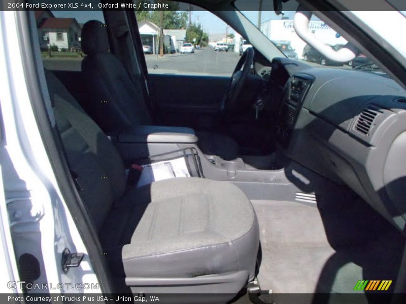 Oxford White / Graphite 2004 Ford Explorer XLS 4x4