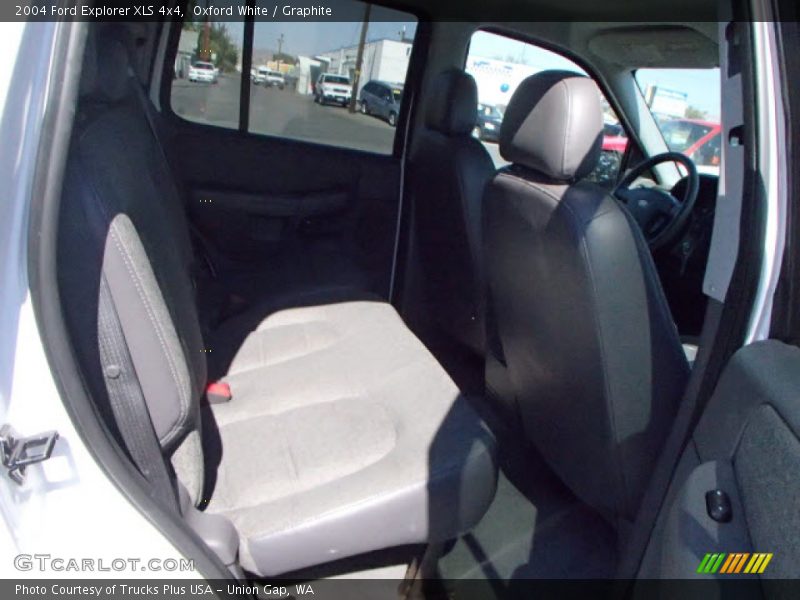 Oxford White / Graphite 2004 Ford Explorer XLS 4x4