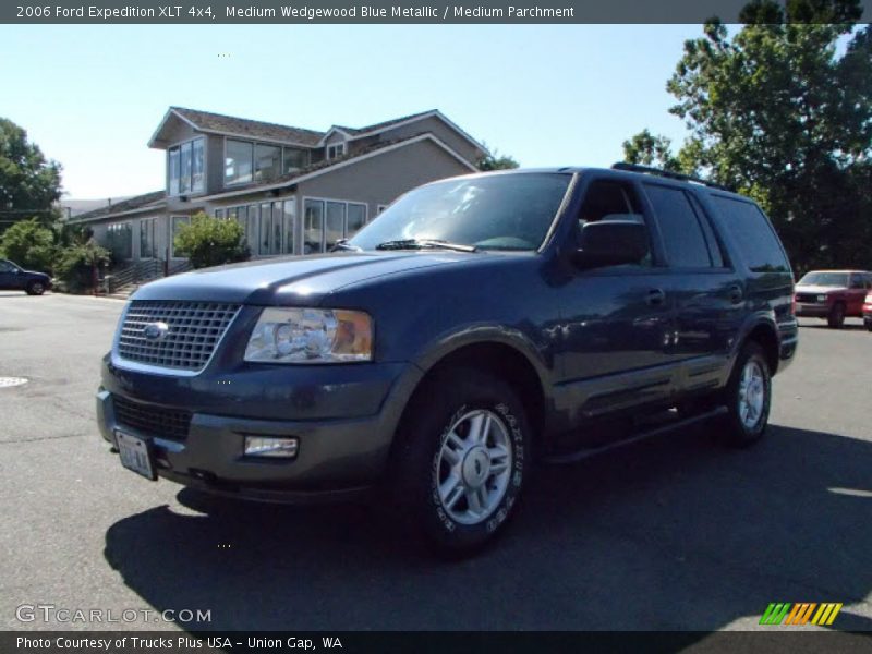 Medium Wedgewood Blue Metallic / Medium Parchment 2006 Ford Expedition XLT 4x4