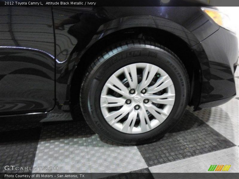 Attitude Black Metallic / Ivory 2012 Toyota Camry L