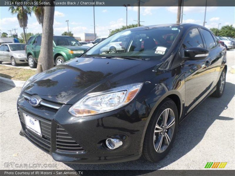 Tuxedo Black / Charcoal Black 2014 Ford Focus SE Sedan