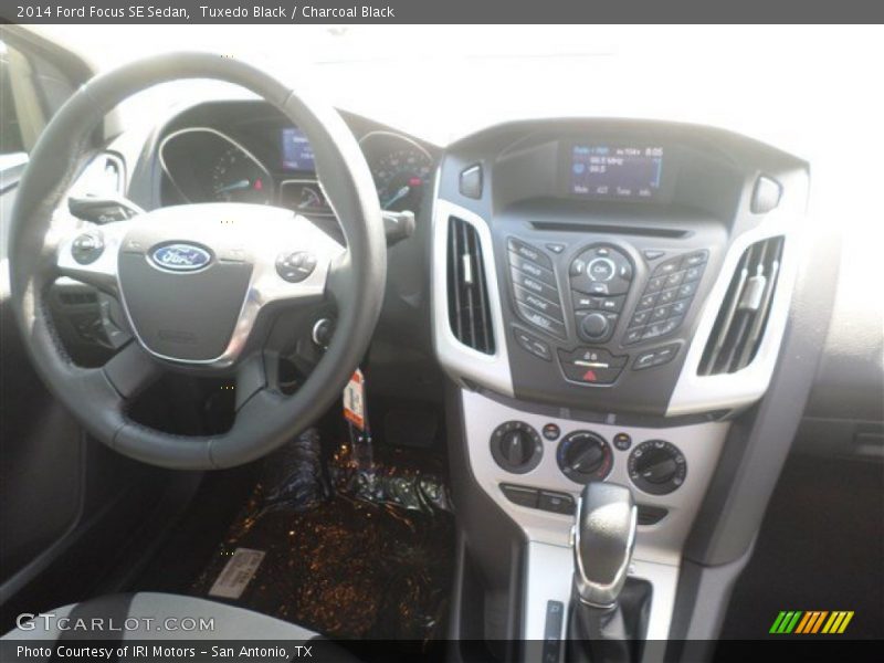 Tuxedo Black / Charcoal Black 2014 Ford Focus SE Sedan