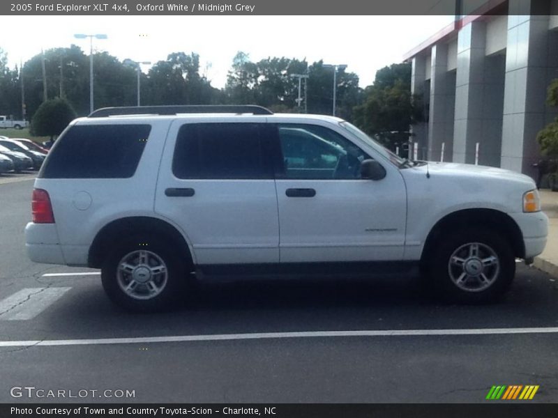 Oxford White / Midnight Grey 2005 Ford Explorer XLT 4x4