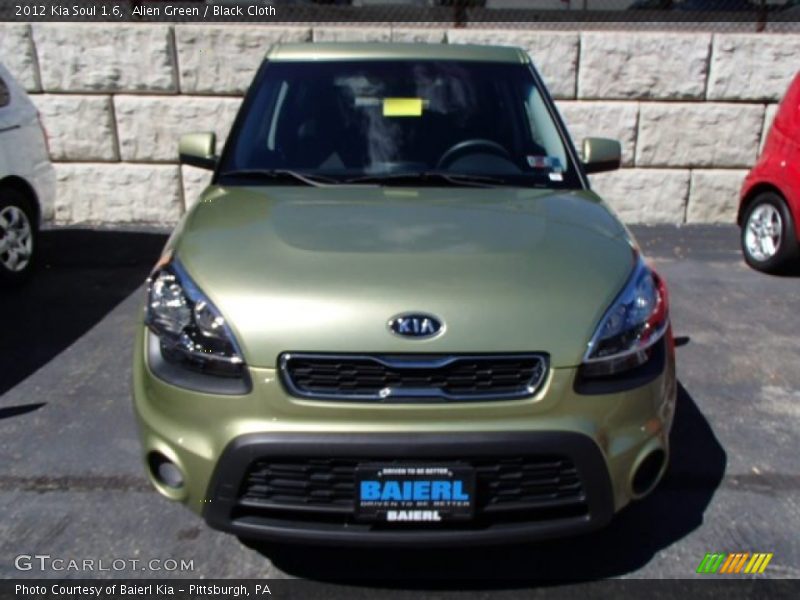 Alien Green / Black Cloth 2012 Kia Soul 1.6
