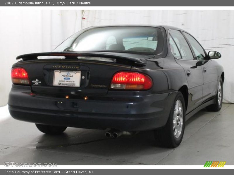 Onyx Black / Neutral 2002 Oldsmobile Intrigue GL
