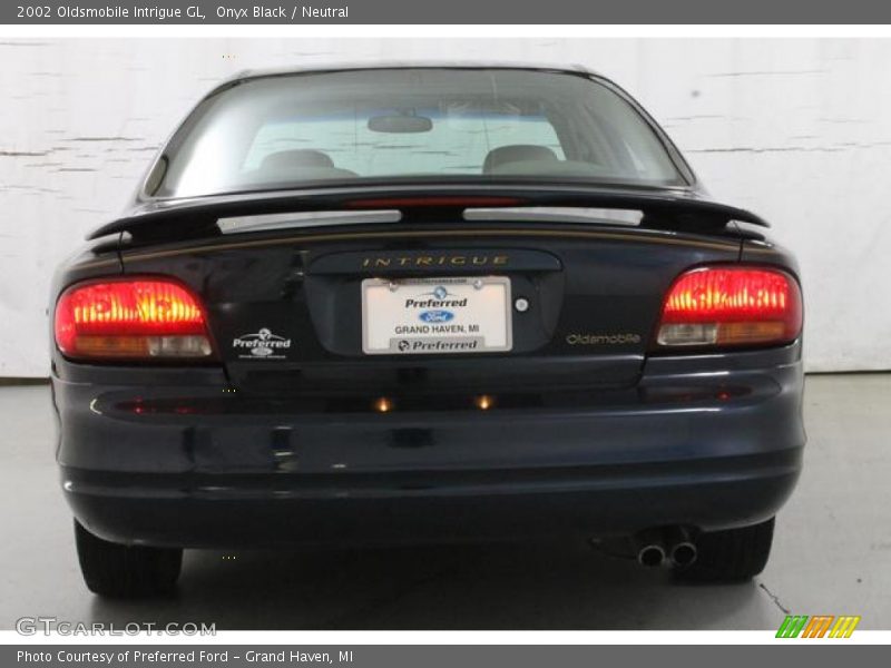 Onyx Black / Neutral 2002 Oldsmobile Intrigue GL