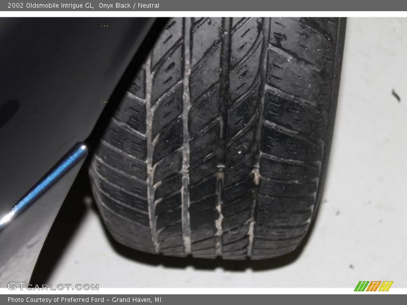 Onyx Black / Neutral 2002 Oldsmobile Intrigue GL
