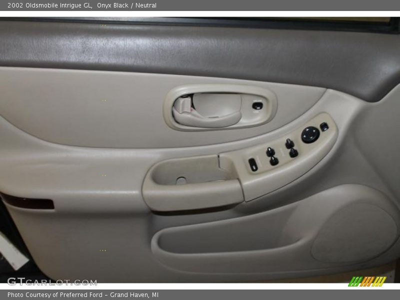 Onyx Black / Neutral 2002 Oldsmobile Intrigue GL