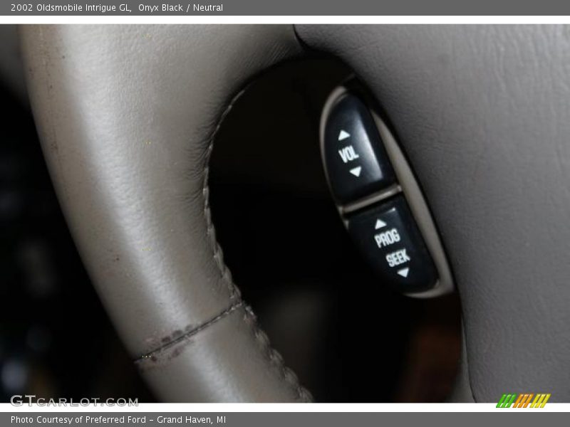 Onyx Black / Neutral 2002 Oldsmobile Intrigue GL