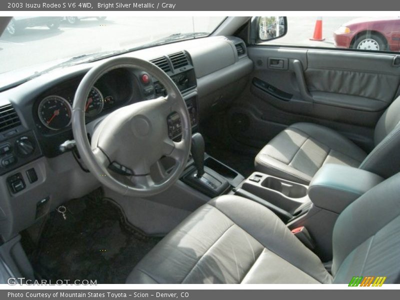 Gray Interior - 2003 Rodeo S V6 4WD 