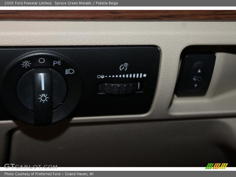 Spruce Green Metallic / Pebble Beige 2005 Ford Freestar Limited