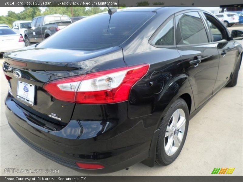 Tuxedo Black / Medium Light Stone 2014 Ford Focus SE Sedan