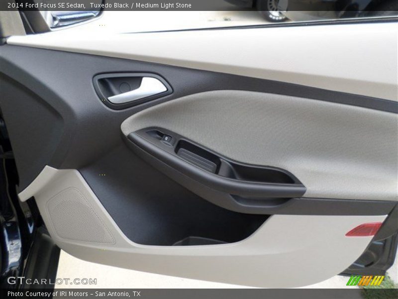 Tuxedo Black / Medium Light Stone 2014 Ford Focus SE Sedan