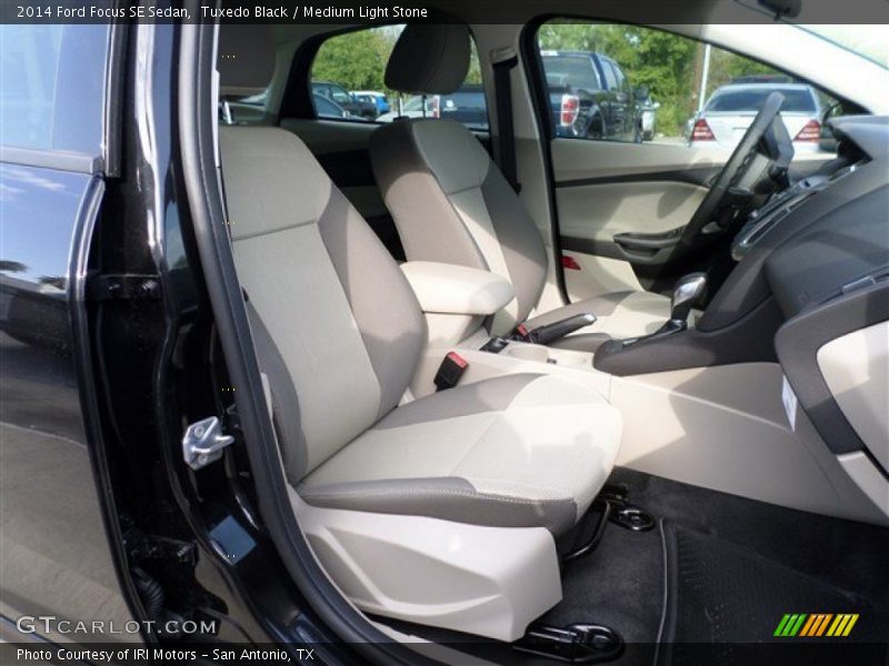 Tuxedo Black / Medium Light Stone 2014 Ford Focus SE Sedan