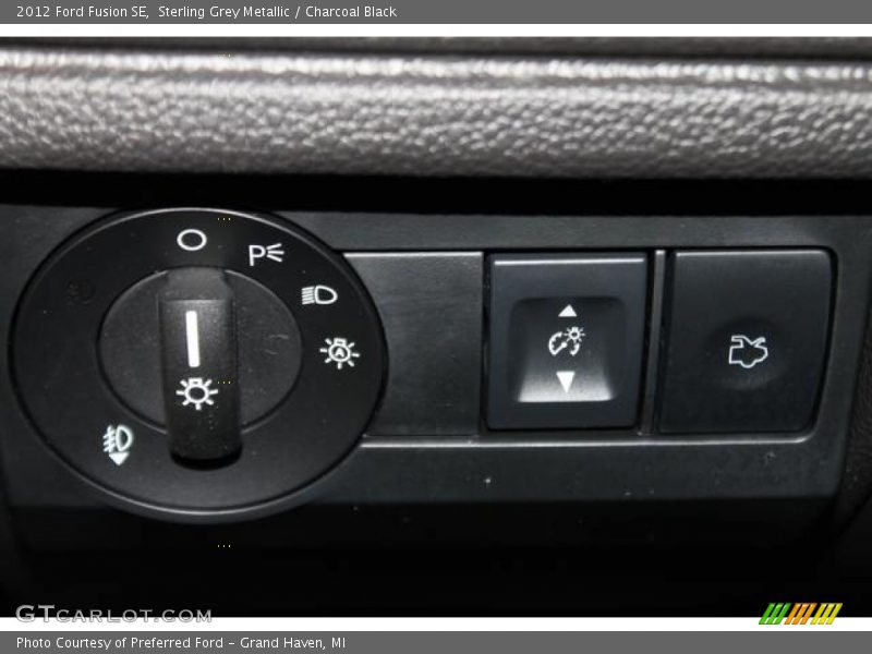 Sterling Grey Metallic / Charcoal Black 2012 Ford Fusion SE