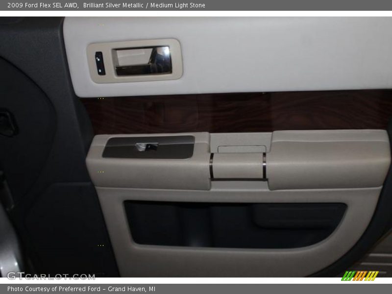Brilliant Silver Metallic / Medium Light Stone 2009 Ford Flex SEL AWD