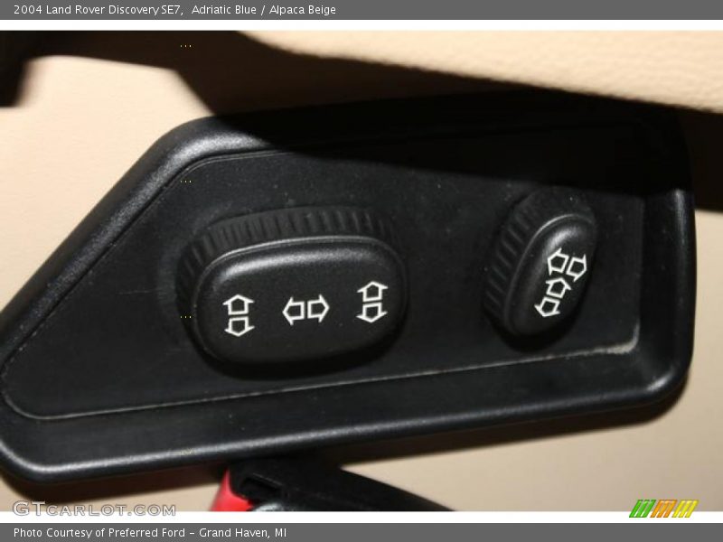 Adriatic Blue / Alpaca Beige 2004 Land Rover Discovery SE7