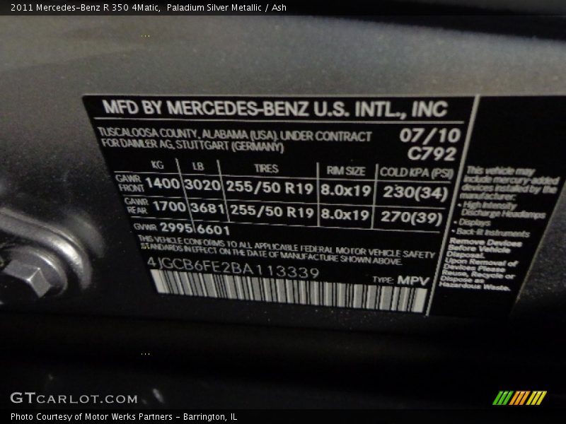 Paladium Silver Metallic / Ash 2011 Mercedes-Benz R 350 4Matic