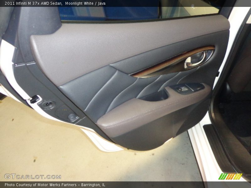 Moonlight White / Java 2011 Infiniti M 37x AWD Sedan