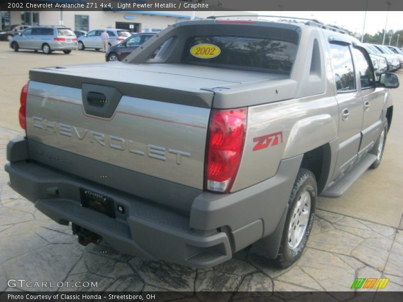 Light Pewter Metallic / Graphite 2002 Chevrolet Avalanche Z71 4x4