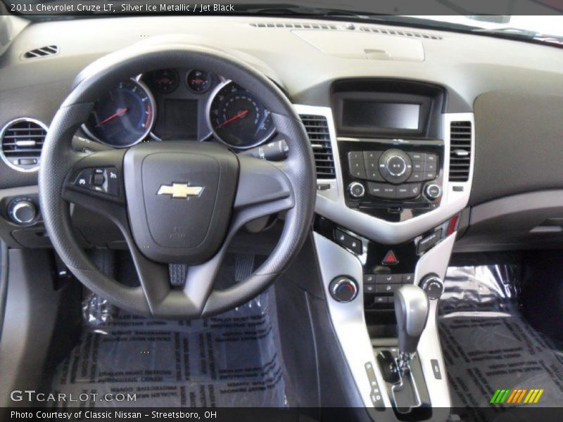 Silver Ice Metallic / Jet Black 2011 Chevrolet Cruze LT