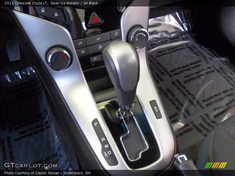 Silver Ice Metallic / Jet Black 2011 Chevrolet Cruze LT