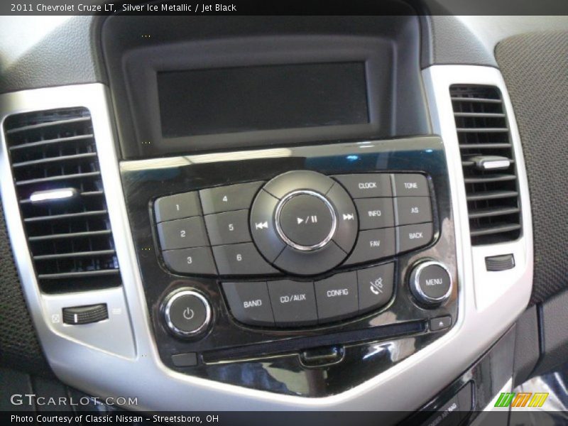 Silver Ice Metallic / Jet Black 2011 Chevrolet Cruze LT