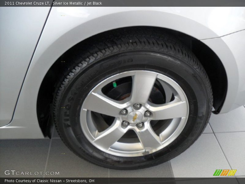 Silver Ice Metallic / Jet Black 2011 Chevrolet Cruze LT