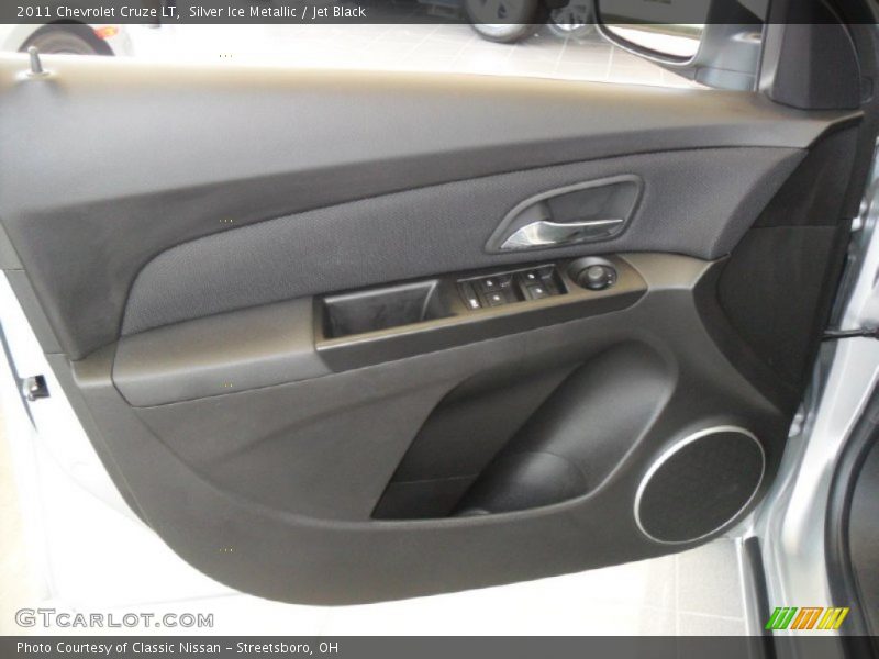 Silver Ice Metallic / Jet Black 2011 Chevrolet Cruze LT