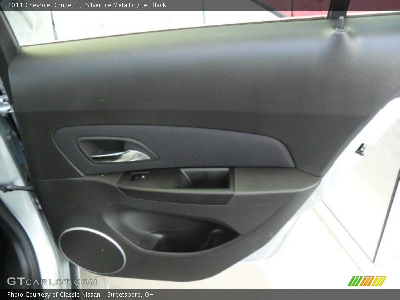 Silver Ice Metallic / Jet Black 2011 Chevrolet Cruze LT