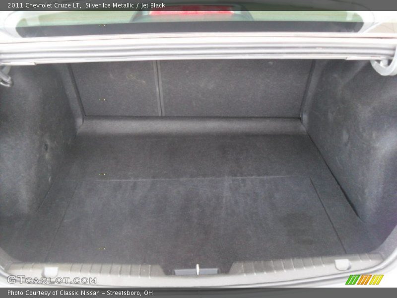 Silver Ice Metallic / Jet Black 2011 Chevrolet Cruze LT