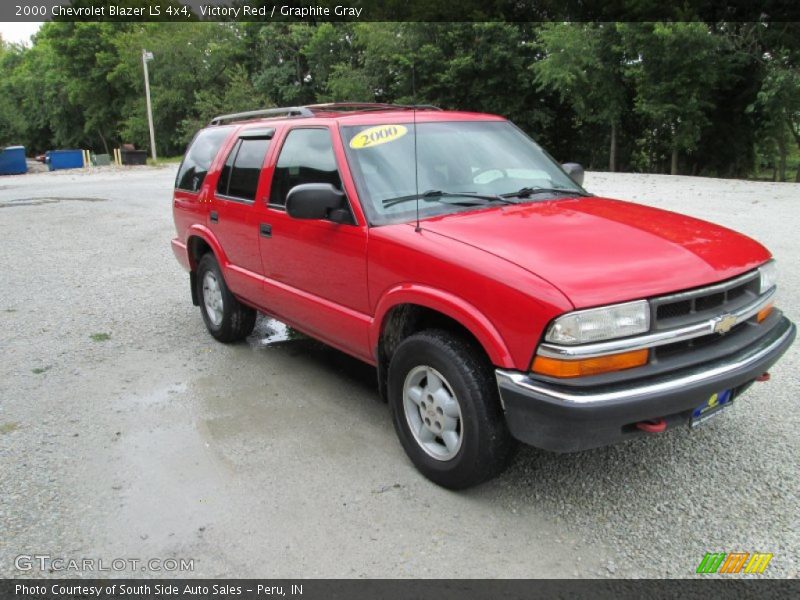 Victory Red / Graphite Gray 2000 Chevrolet Blazer LS 4x4