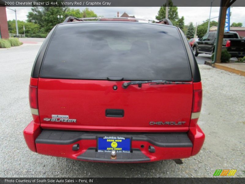 Victory Red / Graphite Gray 2000 Chevrolet Blazer LS 4x4