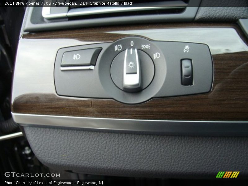 Controls of 2011 7 Series 750Li xDrive Sedan