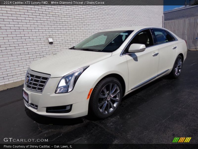 Front 3/4 View of 2014 XTS Luxury FWD