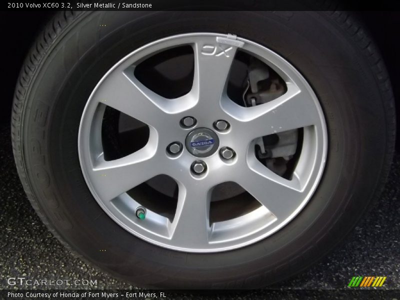 Silver Metallic / Sandstone 2010 Volvo XC60 3.2