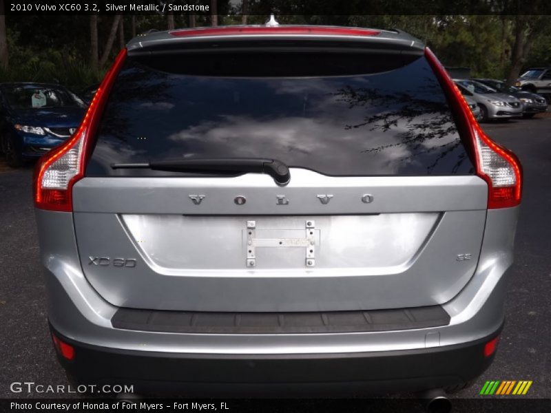 Silver Metallic / Sandstone 2010 Volvo XC60 3.2