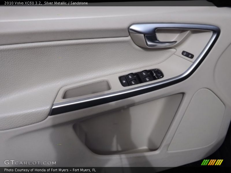 Silver Metallic / Sandstone 2010 Volvo XC60 3.2