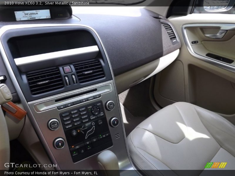Silver Metallic / Sandstone 2010 Volvo XC60 3.2