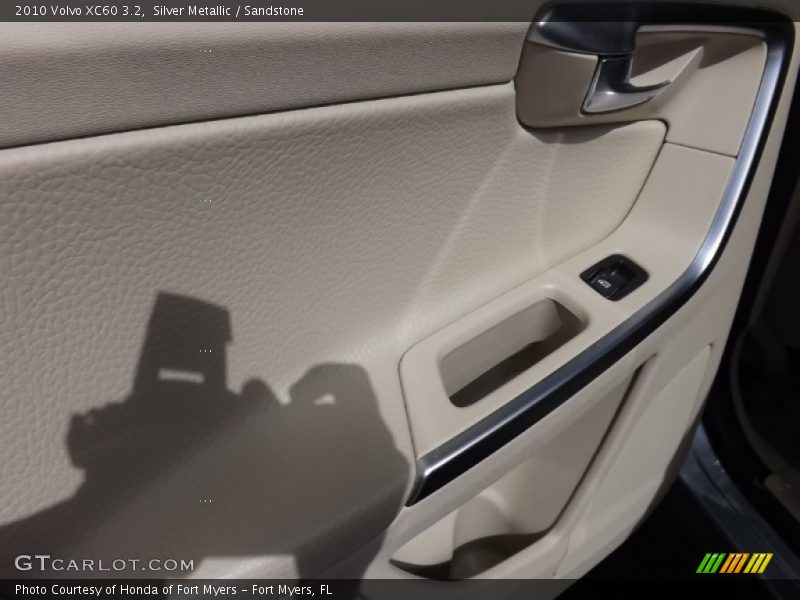 Silver Metallic / Sandstone 2010 Volvo XC60 3.2