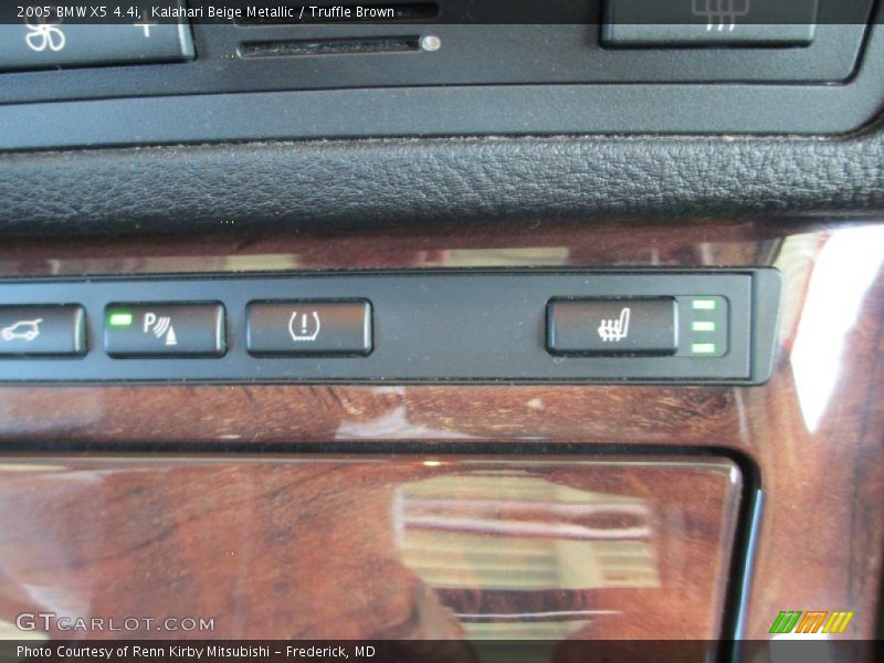 Kalahari Beige Metallic / Truffle Brown 2005 BMW X5 4.4i