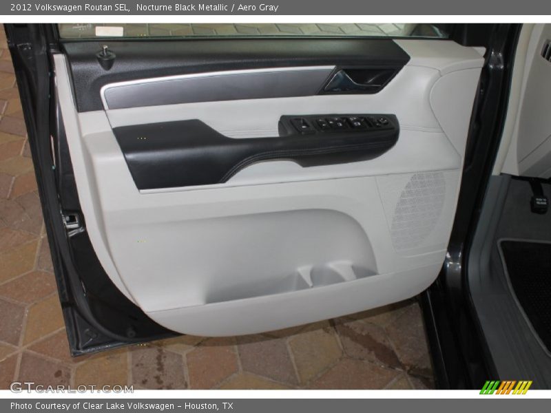 Nocturne Black Metallic / Aero Gray 2012 Volkswagen Routan SEL