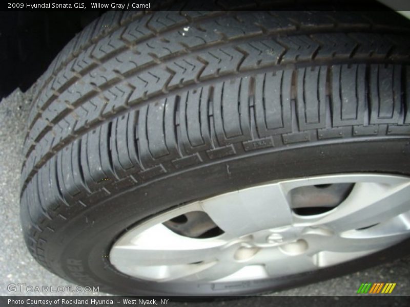 Willow Gray / Camel 2009 Hyundai Sonata GLS