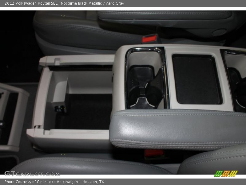 Nocturne Black Metallic / Aero Gray 2012 Volkswagen Routan SEL