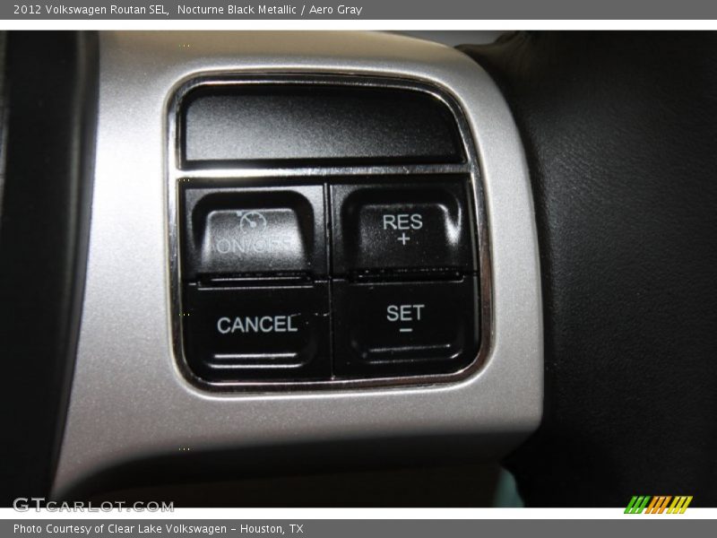 Nocturne Black Metallic / Aero Gray 2012 Volkswagen Routan SEL