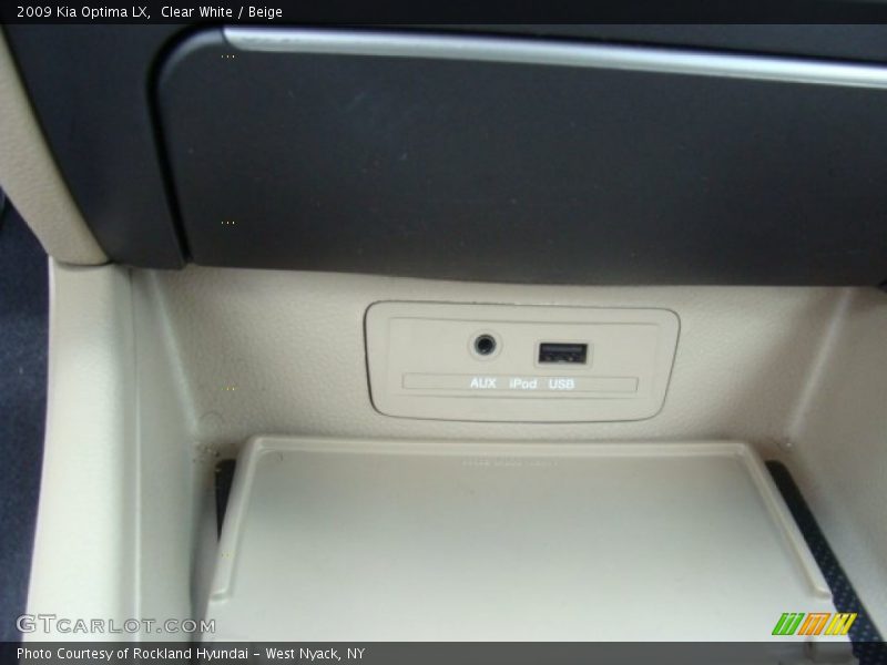 Clear White / Beige 2009 Kia Optima LX
